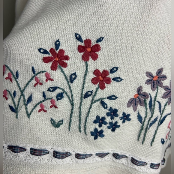 VTG Y2K Henley Tie M Waffle knit Floral Embroidered White Top Womens Grandmacore - Picture 5 of 12